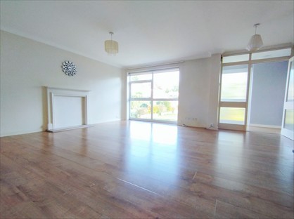 3 Bed Terraced House, Netherby Park, KT13