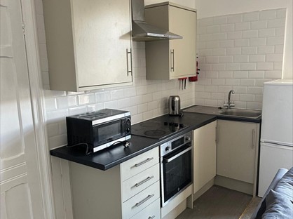 1 Bed Flat, Clifton Drive North, FY8