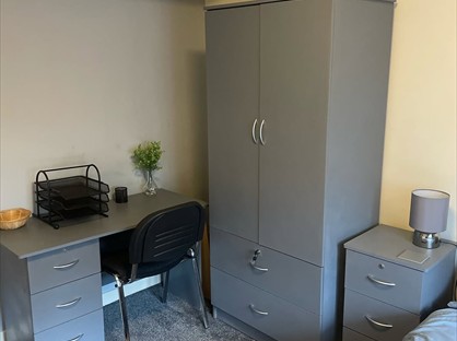 Room in a Shared House, Demesne Road, M16
