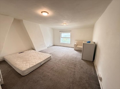 2 Bed Flat, High Street North, LU6