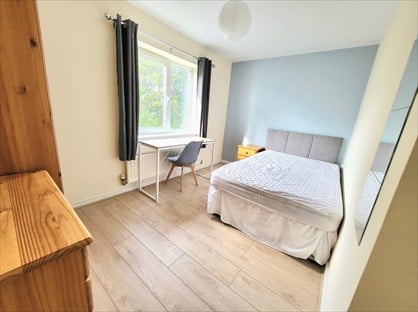 4 Bed Terraced House, Lauderdale Crescent, M13