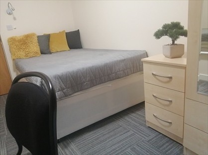 Room in a Shared House, Moss Street, CV31