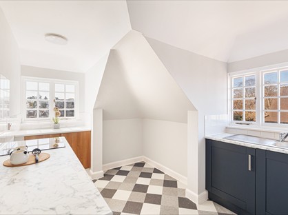 Bedsit, Southwell Park Road, GU15