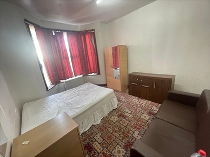 Room in a Shared House, Shelley Avenue, E12