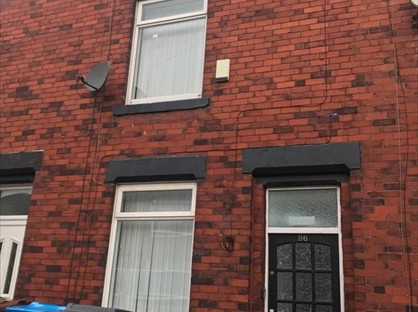 Room in a Shared House, Huxley Street, OL4