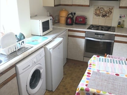 Room in a Shared Flat, Leyden Court, G20