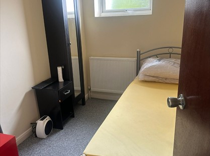 Room in a Shared House, Queens Road, E11