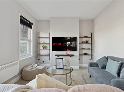 2 Bed Maisonette, Lea Bridge Road, E10