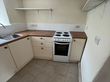 2 Bed End Terrace, High Street, EX16