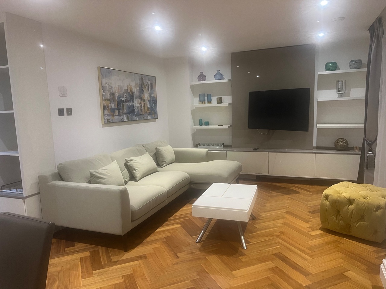 Additional image 2 of 2 Bed Flat, Bridge Place, SW1V, N1 7GU