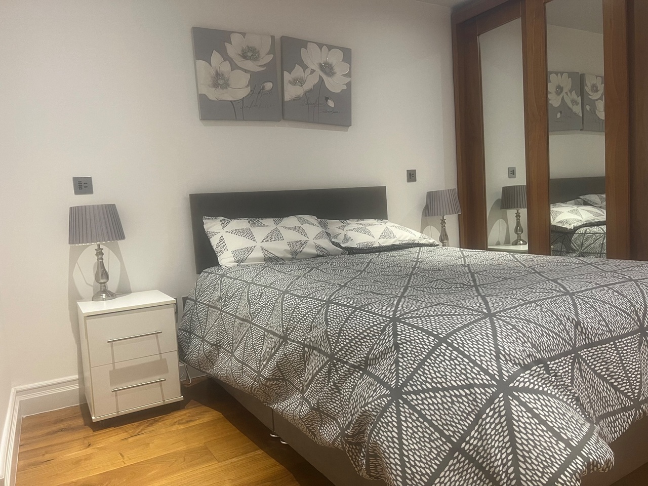 Additional image 7 of 2 Bed Flat, Bridge Place, SW1V, N1 7GU