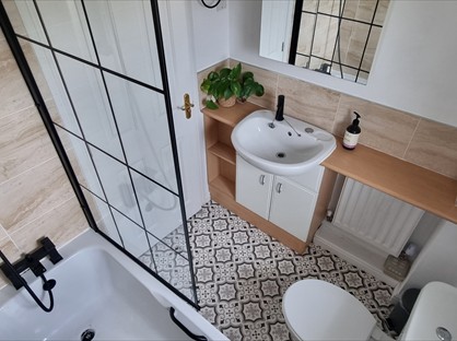 3 Bed Semi-Detached House, Moat House Way, DN12