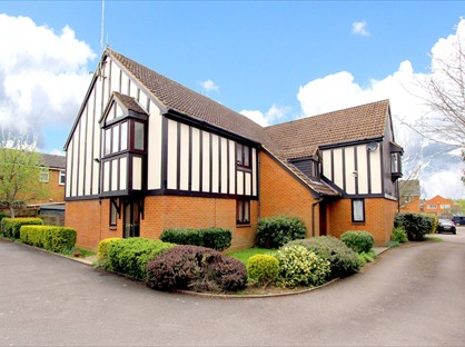 2 Bed Flat, Anvil Close, HP3