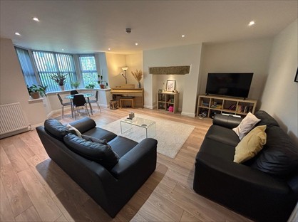 2 Bed Flat, Moorland Hall, LS3