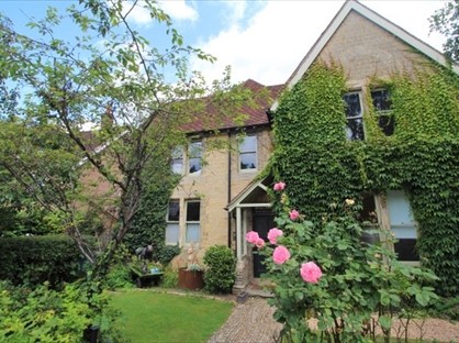 Room in a Shared House, Collards Lane, GU27