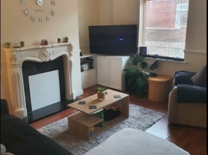 2 Bed Terraced House, Oxford Street, WN7