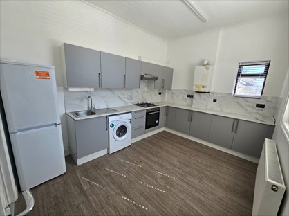 3 Bed Flat, Albert Road, ME4