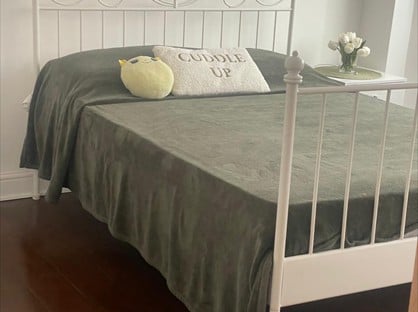 Room in a Shared House, London, TW2