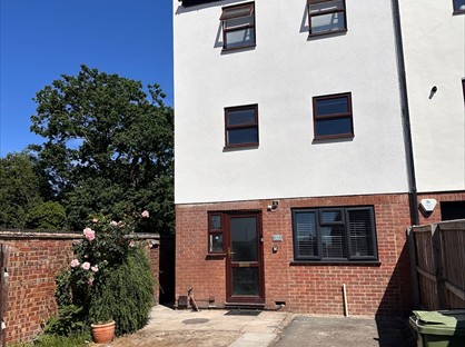 5 Bed End Terrace, Cleevelands Drive, GL50