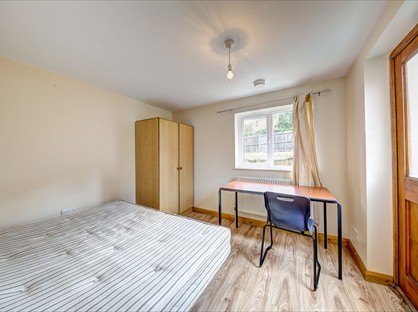 6 Bed End Terrace, Addison Gardens, KT5