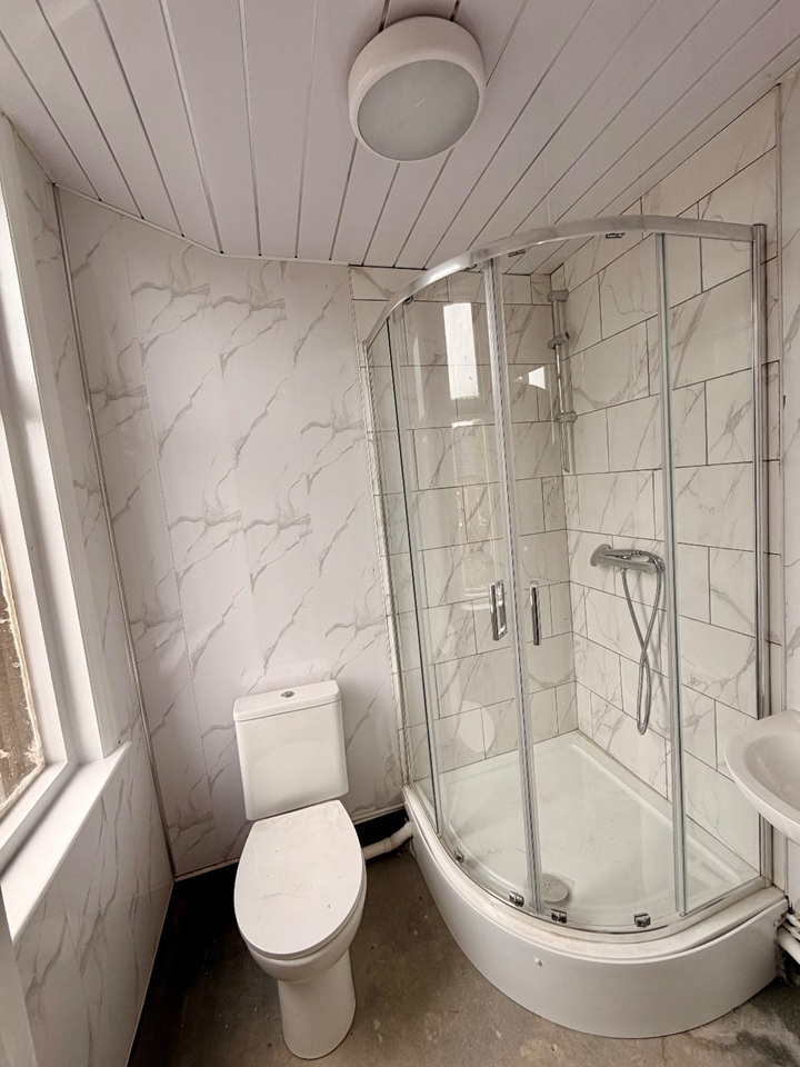 Studio Flat, Walsgrave Road, CV2 photo 5