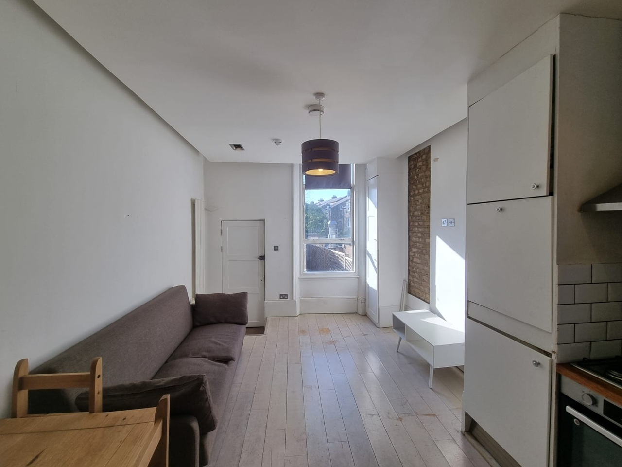 2 Bed Flat, Brixton Hill, SW2 photo 2