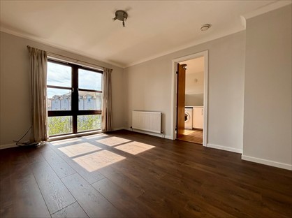 2 Bed Flat, Roslin Place, AB24