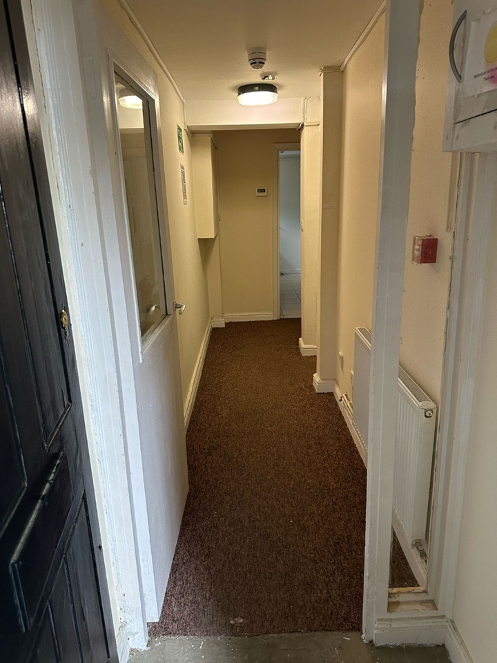 1 Bed Flat, Carlyle Road, CB4 photo 3
