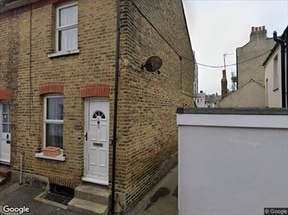 2 Bed End Terrace, Waterloo Place, CT11