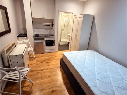 Studio Flat, Signal House, SE1