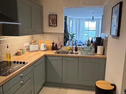 2 Bed Flat, Courtlands Place, BN21