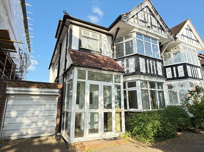 4 Bed Semi-Detached House, Lapstone Gardens, HA3