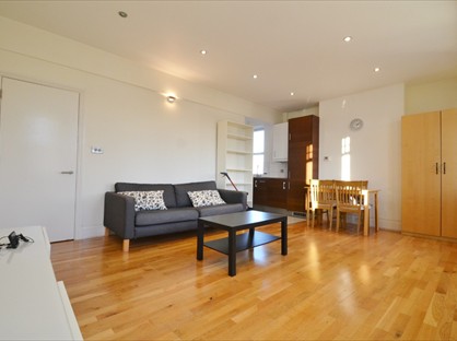 1 Bed Flat, Arthur Road, SW19