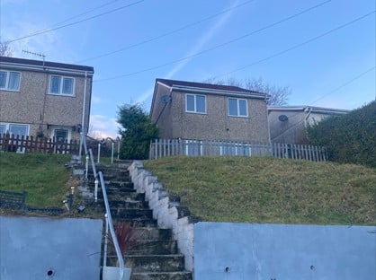 3 Bed Detached House, Bwllfa Rd, SA6