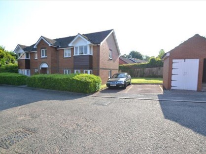 1 Bed Flat, Sycamore Close, SL8