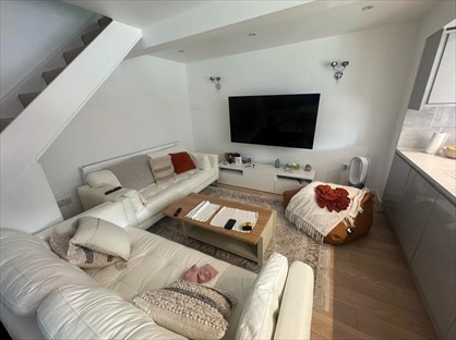 2 Bed Terraced House, Hawthorne Crescent, UB7