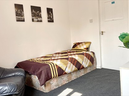 Room in a Shared House, Greswold Street, B71