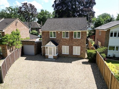 4 Bed Detached House, Maxwell Drive, KT14