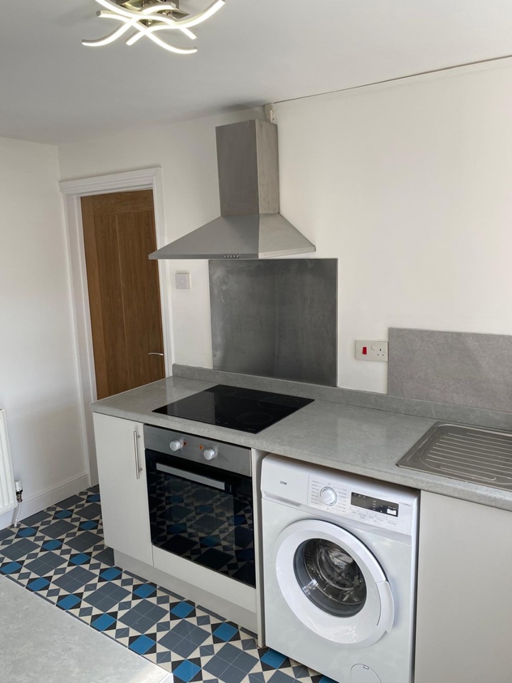 1 Bed Maisonette, Harriet Street, CF64