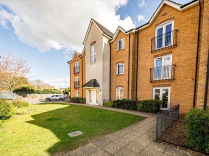 Room in a Shared Flat, Walton House, HP21