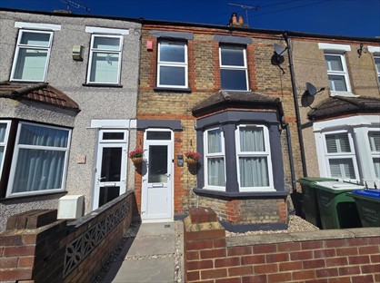 3 Bed Terraced House, Hengist Road, DA8