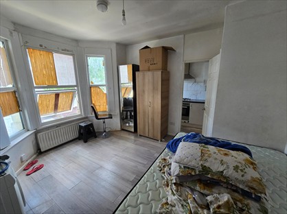 Studio Flat, West End Road, UB1