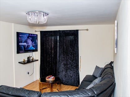 2 Bed Flat, Marton Court, WS3