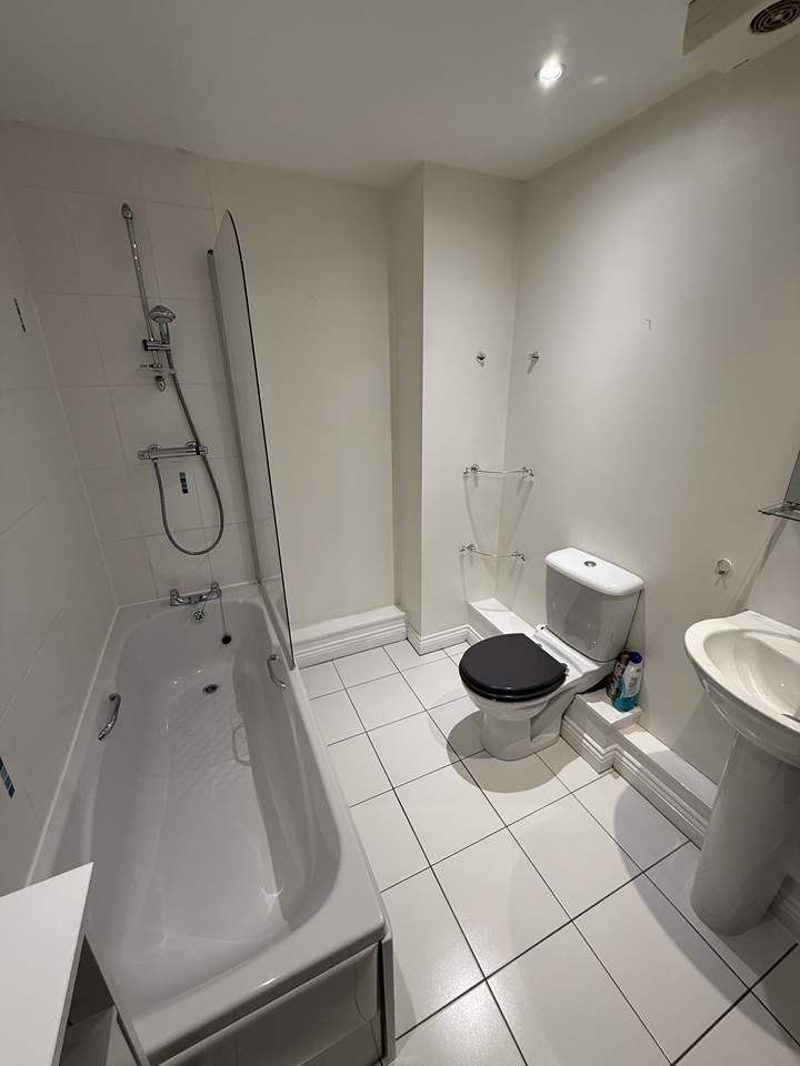 Additional image 8 of 2 Bed Flat, Ash Court, LS14, N1 7GU