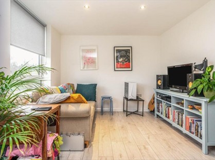 1 Bed Flat, New Road Avenue, ME4