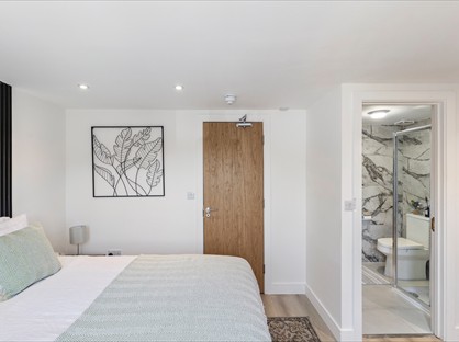 Room in a Shared House, Garden City, HA8