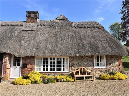 1 Bed Detached House, Binley, SP11