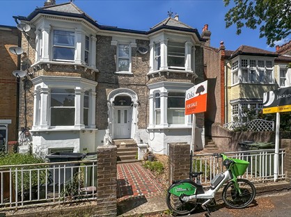 3 Bed Maisonette, Lewin Road, SW16