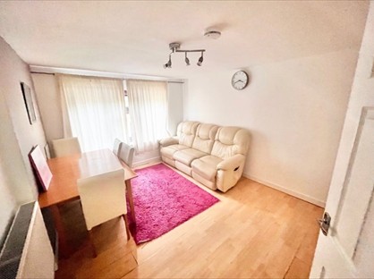 Room in a Shared House, Garnet Walk, E6