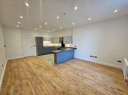 3 Bed Flat, Old Street, OL6